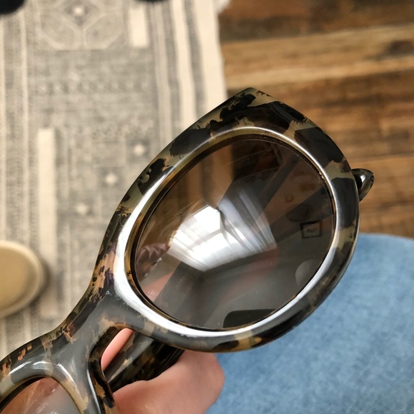 Kate Spade • Zora Sunglasses - Picture 7 of 9